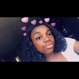 Meet your Posher, Kamika